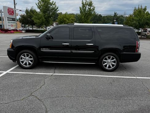 Used 2007 GMC Yukon XL Denali AWD/4WD image 4