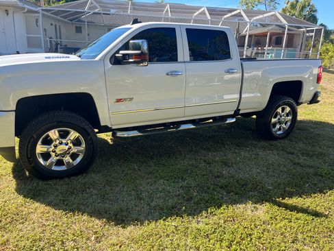 Used 2018 Chevrolet Silverado 2500 LTZ w/ Duramax Plus Package image 23