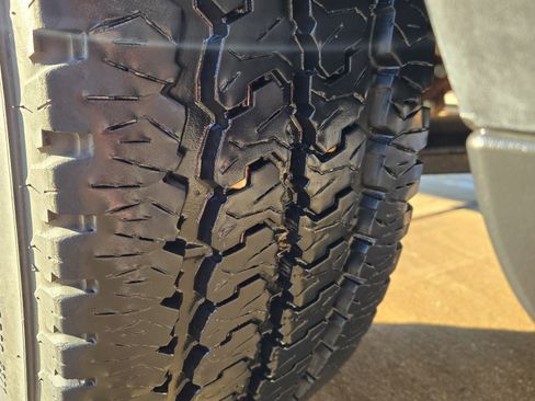 Used 2024 Chevrolet Silverado 2500 W/T image 21