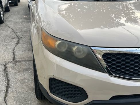 Used 2012 Kia Sorento LX image 5