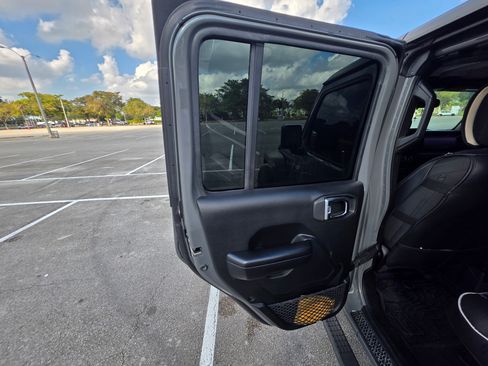 Used 2019 Jeep Wrangler Unlimited Sport S image 24