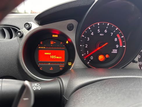 Used 2013 Nissan 370Z Touring w/ Sport Pkg image 31