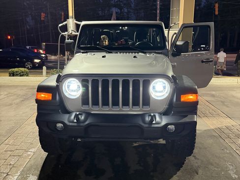 Used 2020 Jeep Wrangler Unlimited Sport image 8