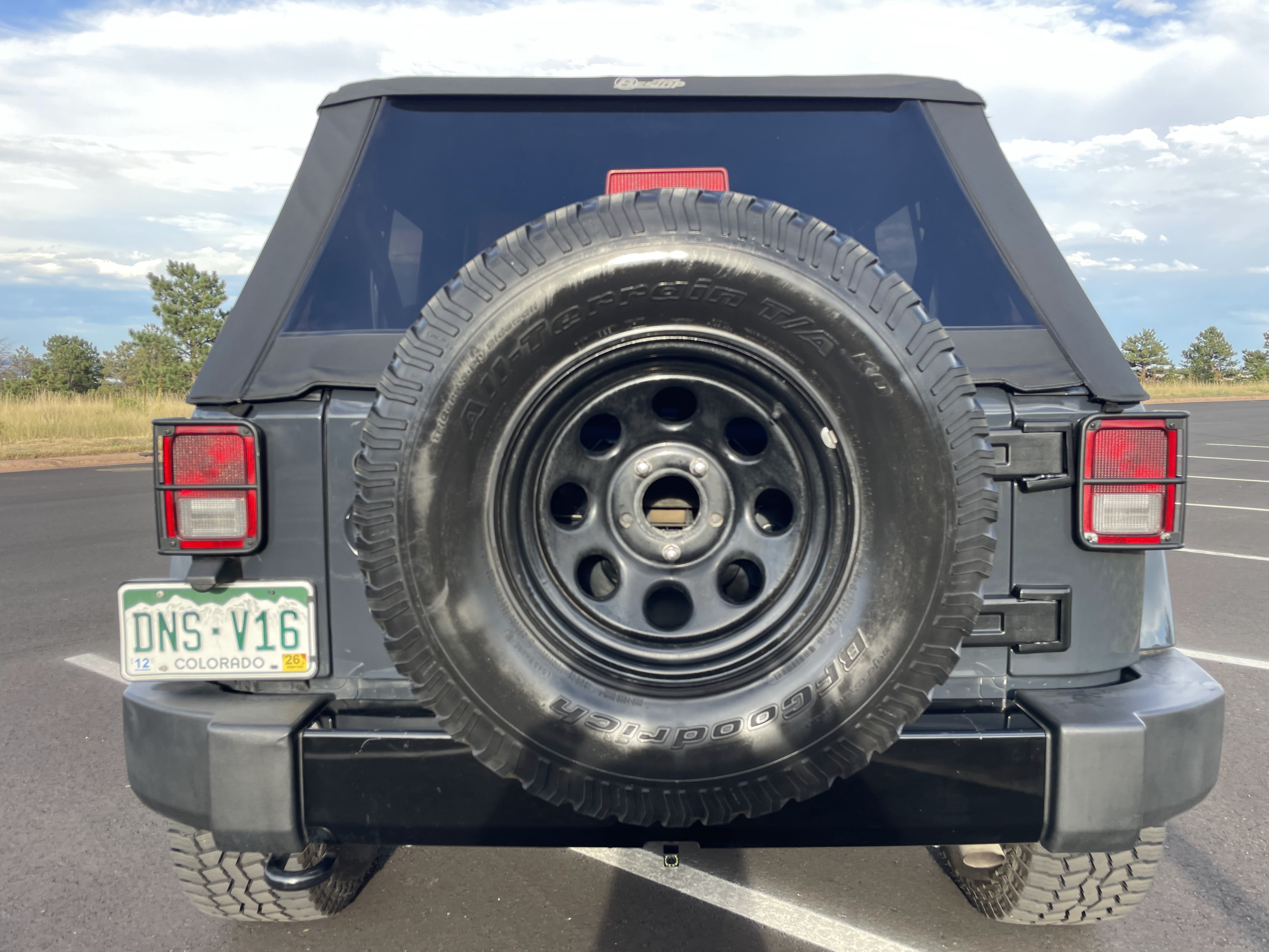 Used 2017 Jeep Wrangler Unlimited Sahara AWD/4WD image 10