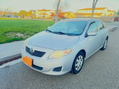 Used 2010 Toyota Corolla LE image 4