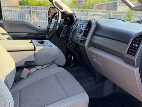 Used 2017 Ford F250 XL w/ Snow Plow Prep Package AWD/4WD image 6