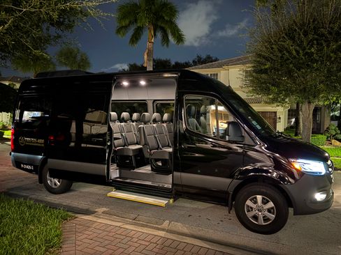 Used 2025 Mercedes-Benz Sprinter 2500 image 14