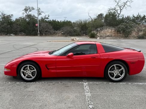 Used 2004 Chevrolet Corvette Coupe w/ Roof Package image 8