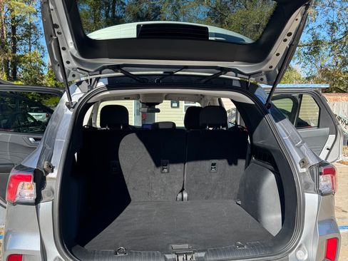 Used 2021 Ford Escape SE image 14