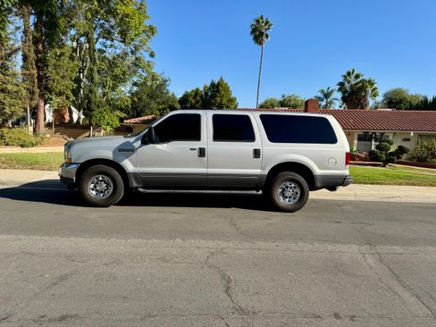 Used 2003 Ford Excursion XLT RWD image 5