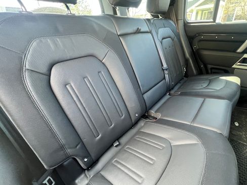 Used 2021 Land Rover Defender 110 X-Dynamic HSE AWD/4WD image 14