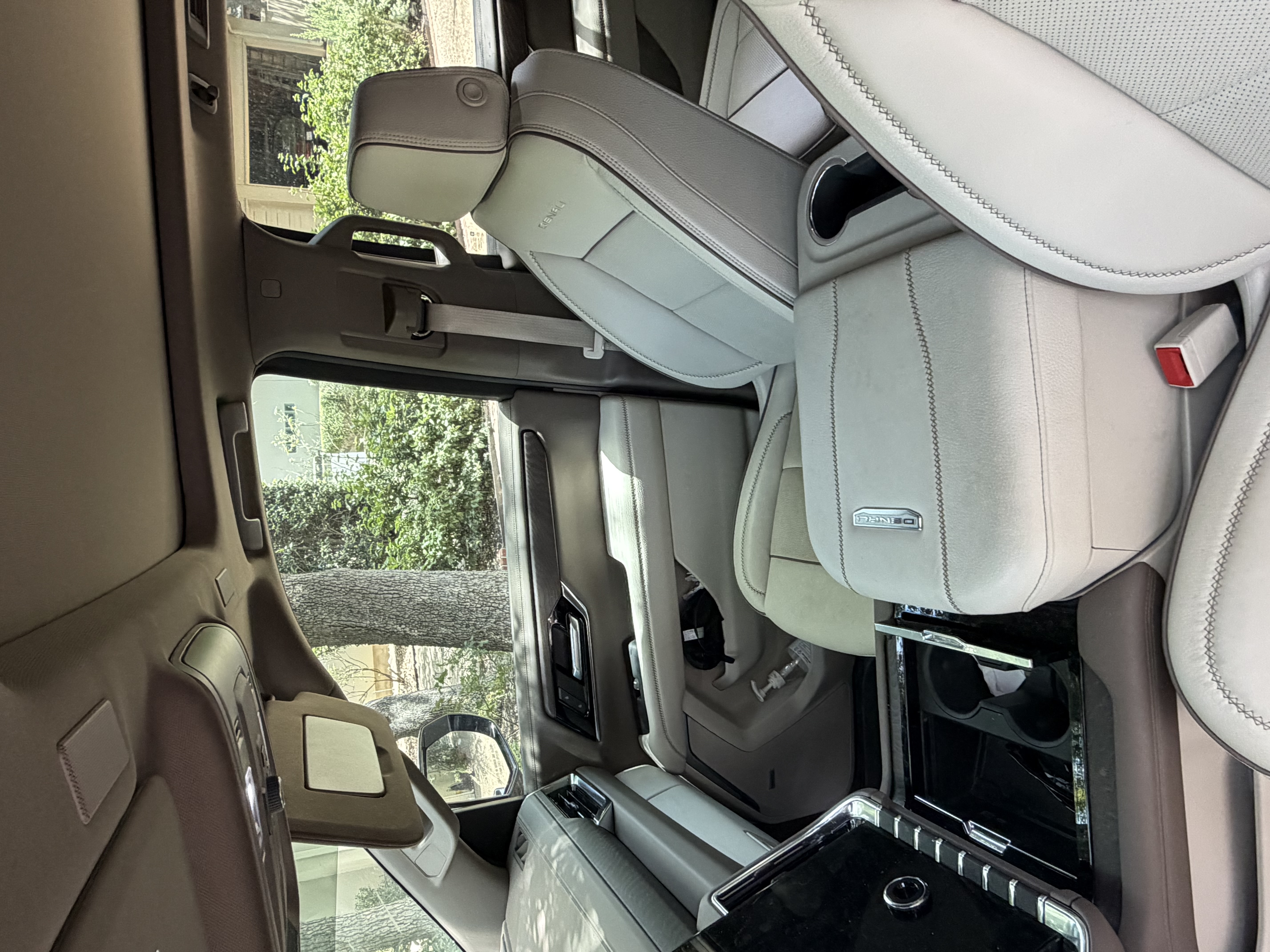 Used 2025 GMC Yukon Denali w/ Sun & Power Step Package RWD image 9