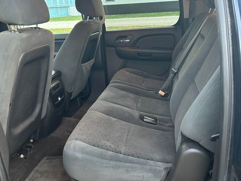 Used 2008 Chevrolet Suburban LT image 11