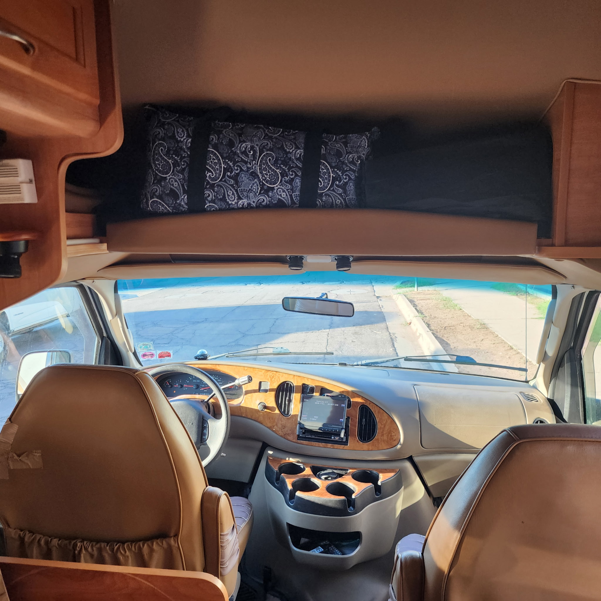 Used 2006 Ford E-350 and Econoline 350 Extended Super Duty RWD image 4