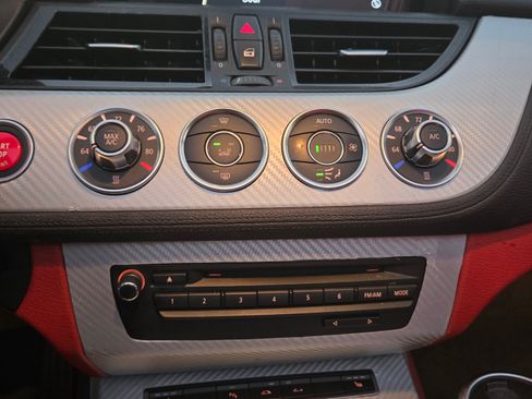 Used 2016 BMW Z4 sDrive35i image 9