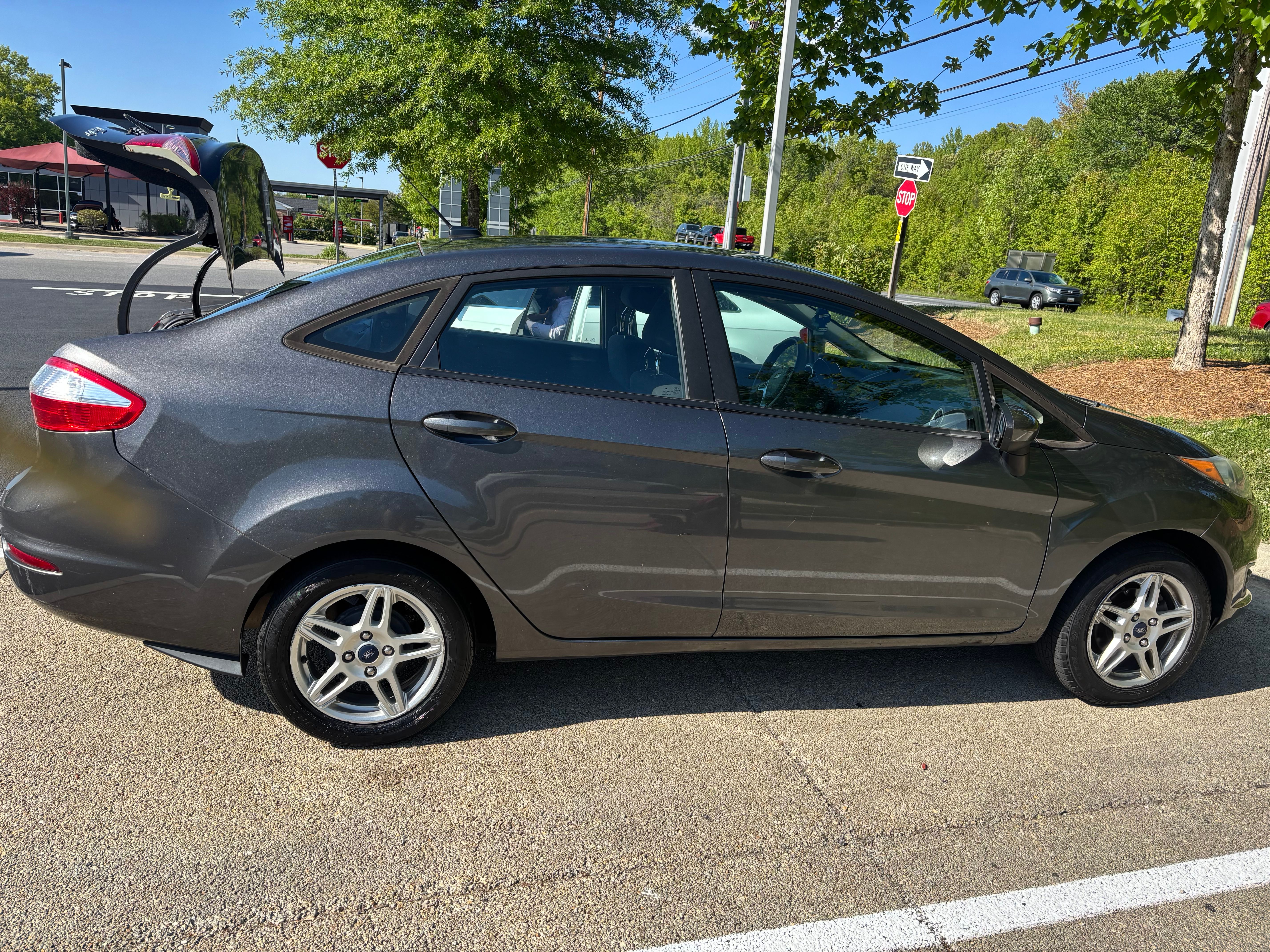 Used 2017 Ford Fiesta SE FWD image 21