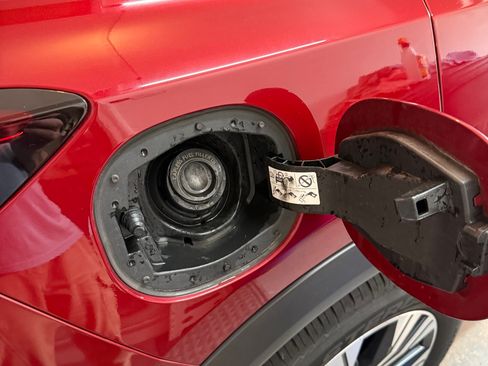 Used 2023 Nissan Rogue SV w/ SV Premium B Package image 17