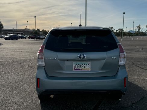 Used 2015 Toyota Prius V Five image 6