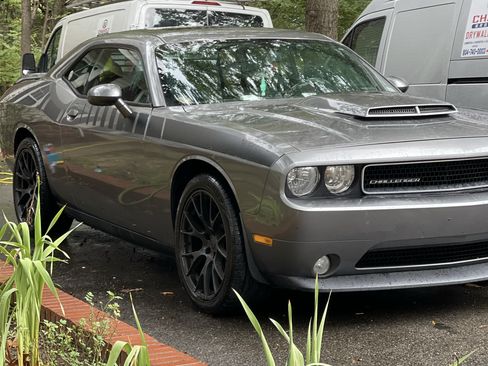 Used 2011 Dodge Challenger R/T image 6