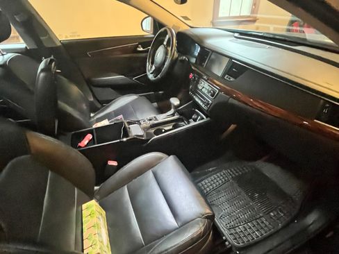 Used 2017 Kia Cadenza Technology image 9