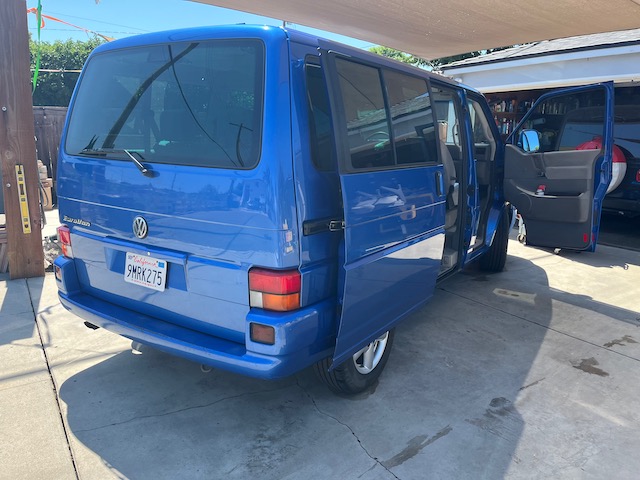 Used 2001 Volkswagen Eurovan FWD image 2
