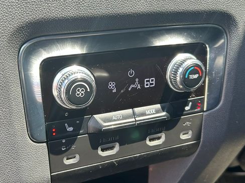 Used 2021 GMC Yukon XL Denali w/ Denali Ultimate Package RWD image 26