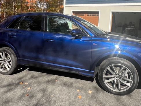 Used 2025 Audi Q3 2.0T Premium w/ Convenience Package image 4