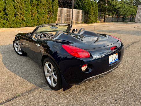 Used 2006 Pontiac Solstice Convertible w/ Premium Package RWD image 14