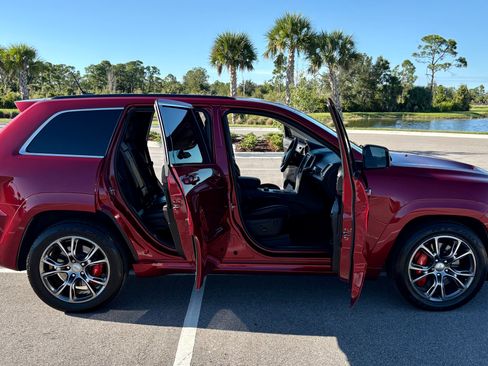 Used 2012 Jeep Grand Cherokee SRT8 w/ Luxury Group II image 6
