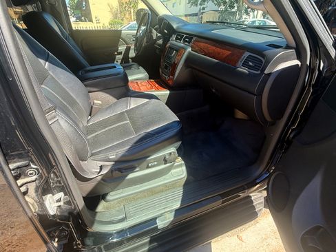 Used 2014 Chevrolet Suburban LT image 5