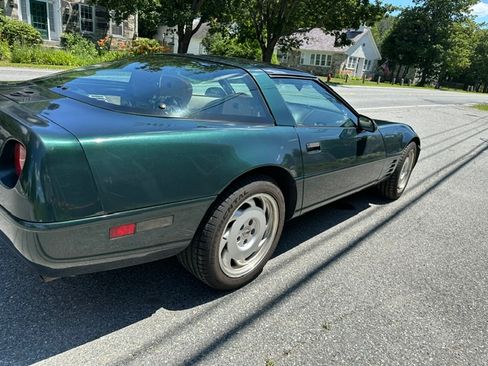 Used 1992 Chevrolet Corvette Coupe RWD image 6