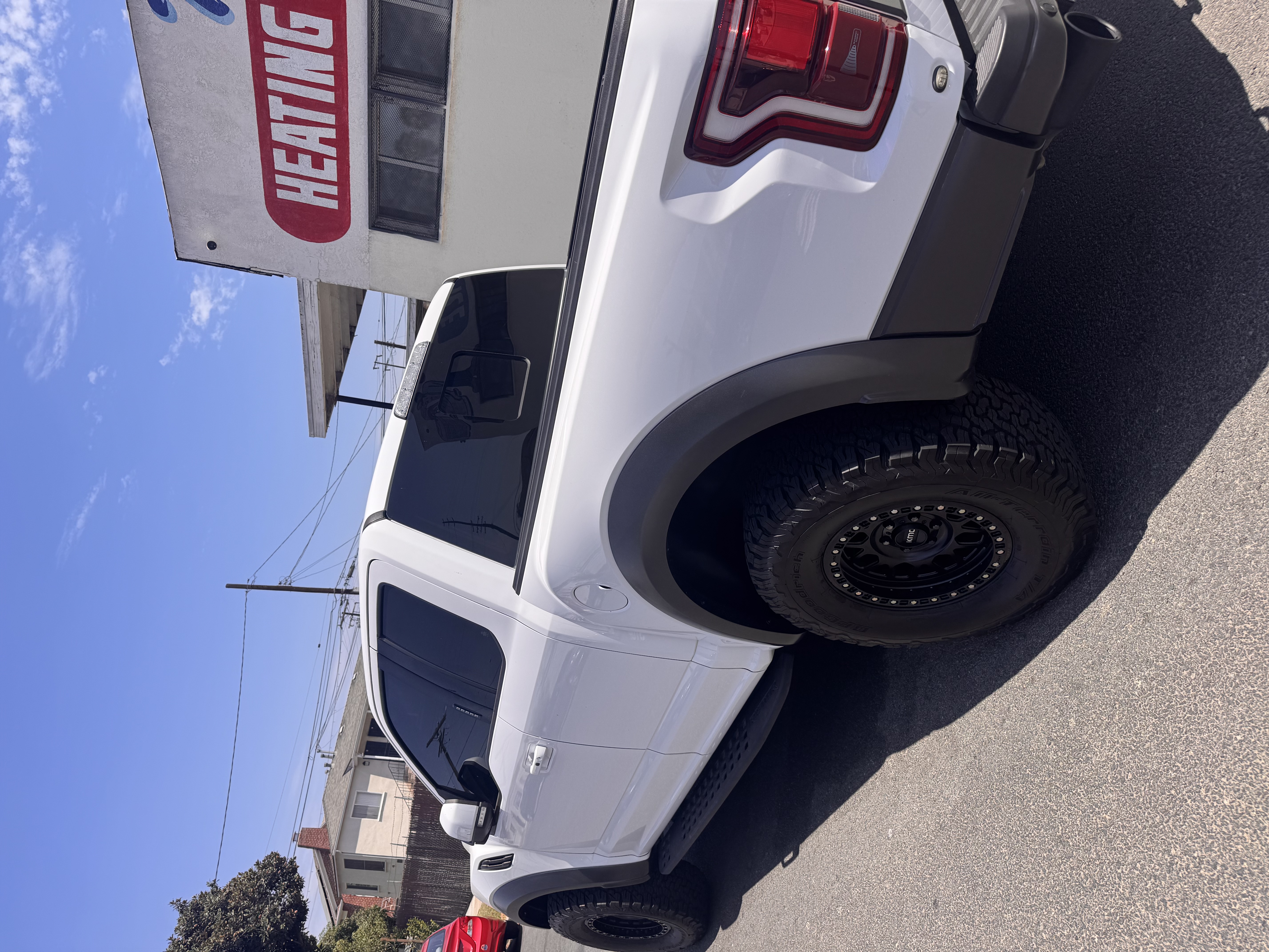 Used 2018 Ford F150 Raptor w/ Equipment Group 802A Luxury AWD/4WD image 4
