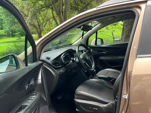 Used 2019 Buick Encore Preferred AWD/4WD image 8
