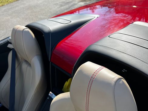 Used 2010 Aston Martin V8 Vantage Roadster image 10