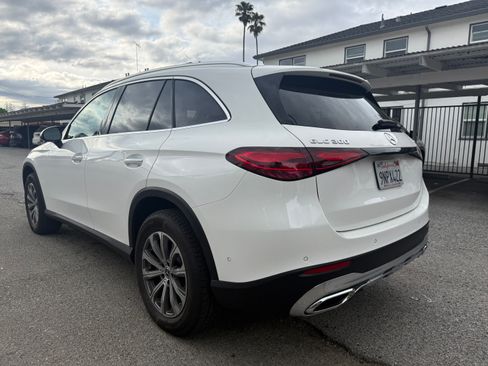 Used 2024 Mercedes-Benz GLC 300 4MATIC image 4