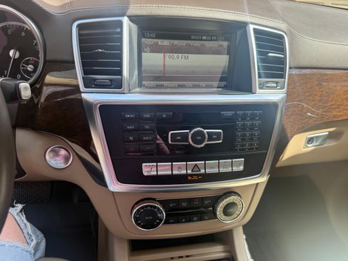 Used 2016 Mercedes-Benz GL 450 4MATIC image 25