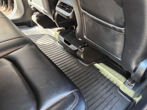 Used 2020 Tesla Model Y Long Range image 10