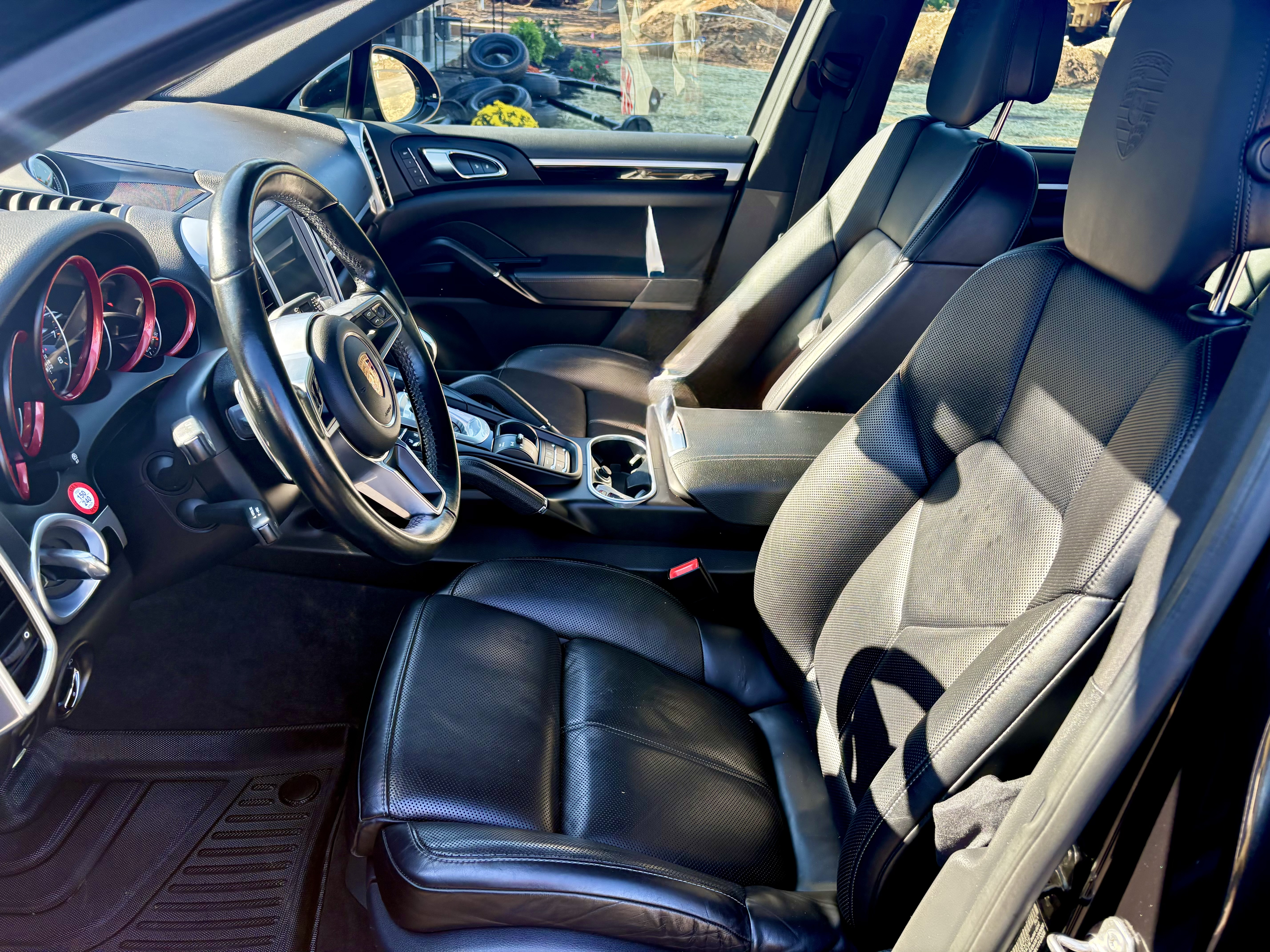Used 2017 Porsche Cayenne Platinum Edition AWD/4WD image 9