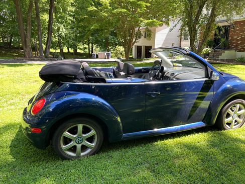 Used 2004 Volkswagen Beetle GLS FWD image 13