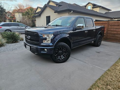 Used 2017 Ford F150 Platinum w/ Equipment Group 701A Luxury image 1