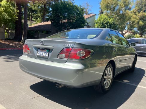 Used 2003 Lexus ES 330 w/ Premium Pkg FWD image 10