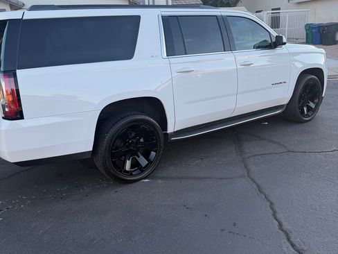 Used 2019 GMC Yukon XL SLT image 6