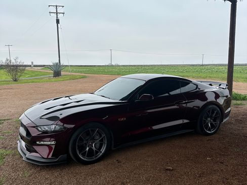 Used 2018 Ford Mustang GT Premium w/ Equipment Group 401A image 12