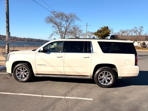 Used 2015 GMC Yukon XL SLT w/ Open Road Package image 4