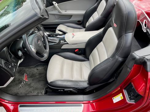 Used 2010 Chevrolet Corvette Convertible w/ Preferred Equipment Group RWD image 24