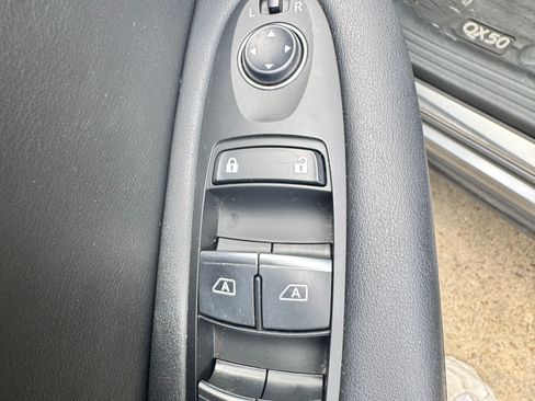 Used 2020 INFINITI QX50 Essential w/ Edition 30 Package image 4