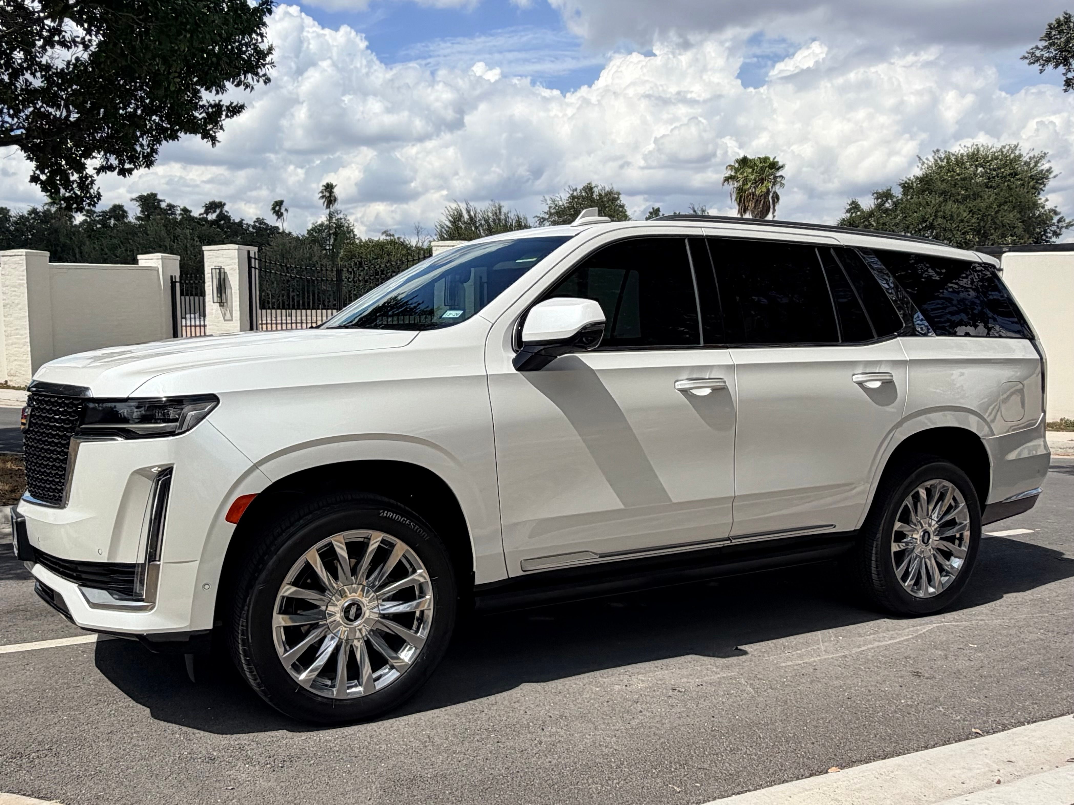 Used 2024 Cadillac Escalade Premium Luxury w/ Performance Package RWD image 2