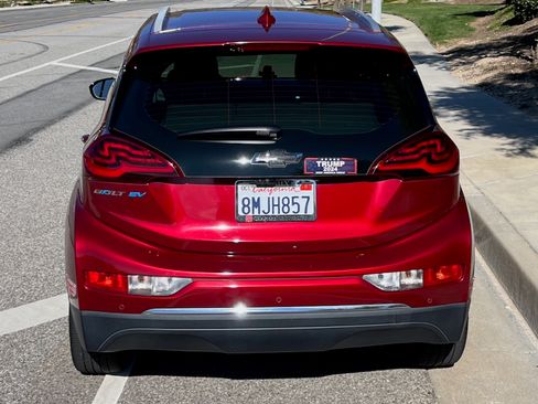 Used 2019 Chevrolet Bolt Premier w/ Infotainment Package image 5