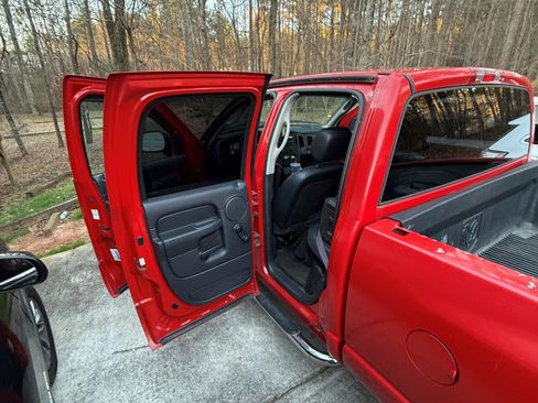 Used 2003 Dodge Ram 1500 Truck ST image 2