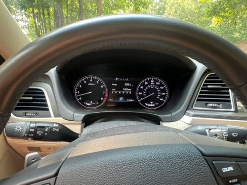 Used 2017 Genesis G80 5.0 Ultimate RWD image 18